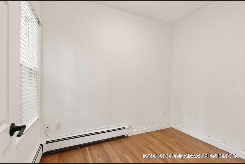 Building Photo - 171 Brooks St