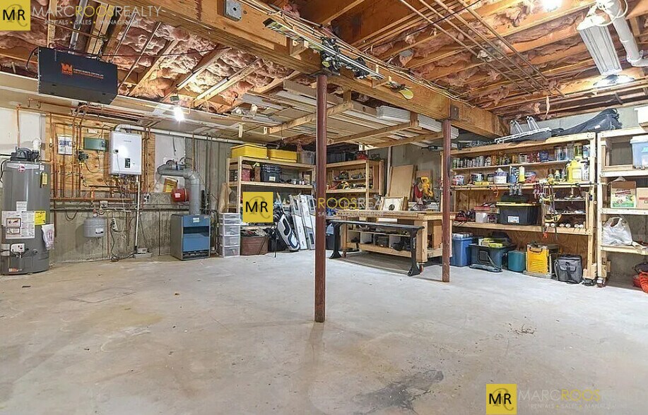 Building Photo - 237 Trenton St