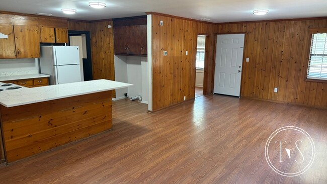 Building Photo - 416 Pinehurst Pl