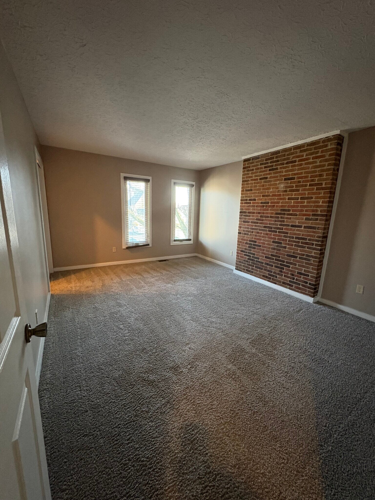 Building Photo - 331 Saint Andrews Dr