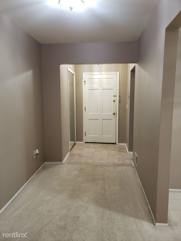 Building Photo - 27672 Echo Valley E