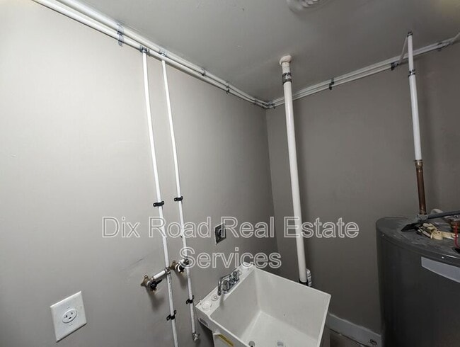 Building Photo - 1047 Lexington Ave