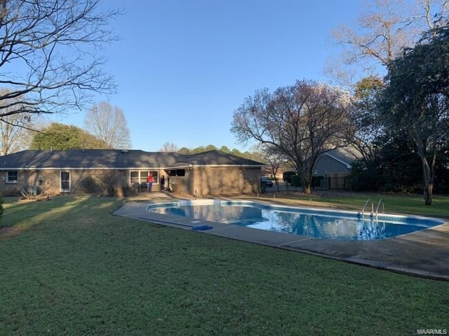 Building Photo - 111 Arrowhead Dr