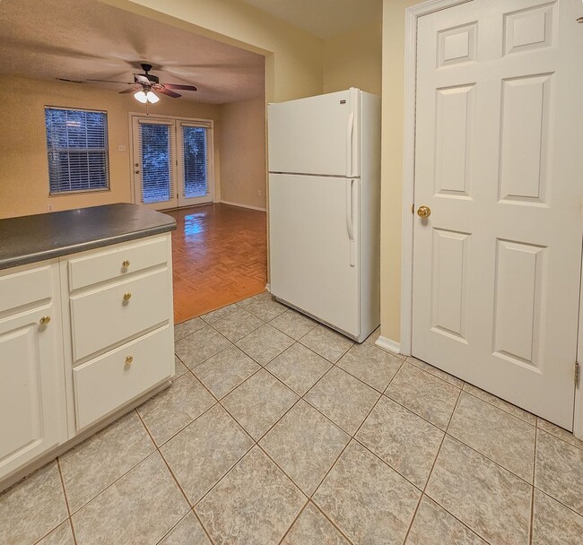 Building Photo - 857 Ashley Michelle Ct
