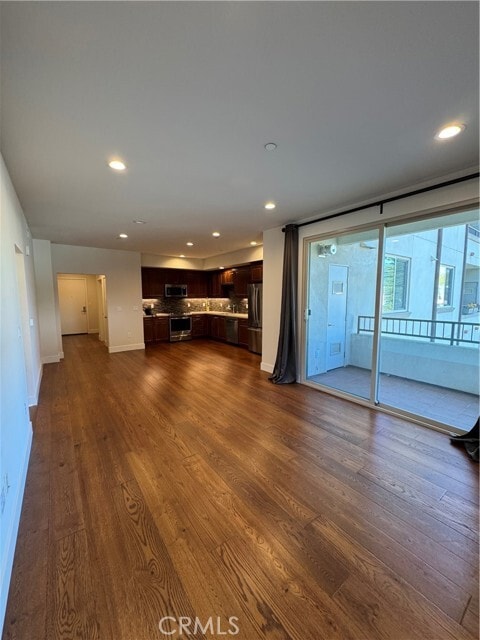 Building Photo - 627 Deep Valley Dr