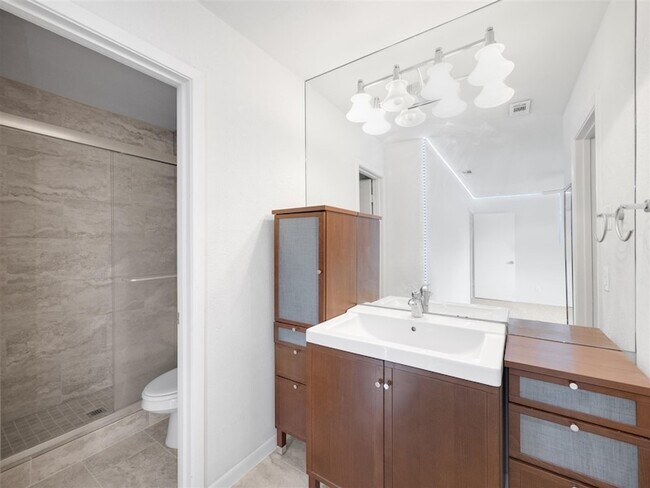 Building Photo - 7611 Woodthrush Dr