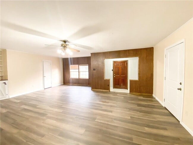 Building Photo - 7206 Tangerine Ave