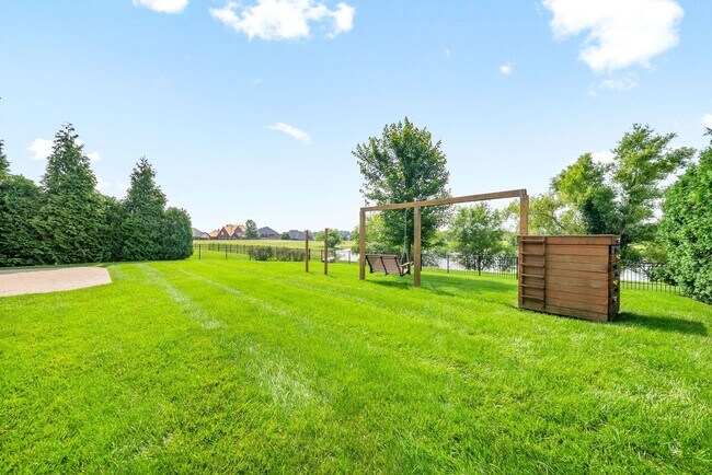 Building Photo - Pet Friendly Four Bedroom off Exit 8!