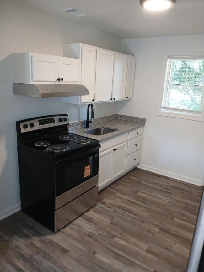 Building Photo - 758 Terminal Ct