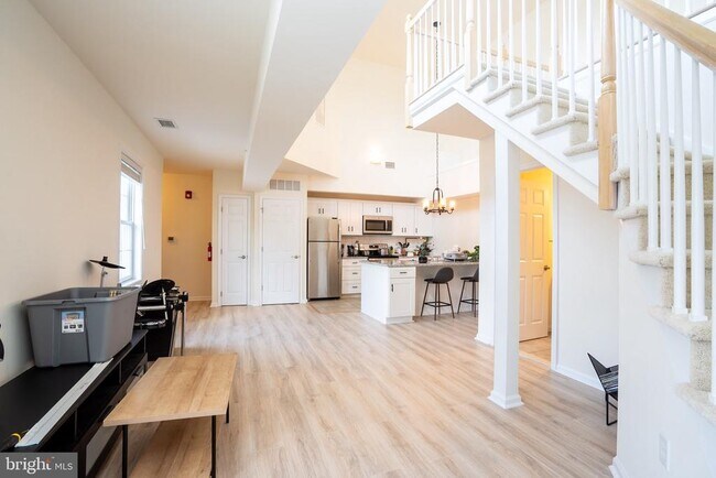 Building Photo - 11 Cranbury Rd