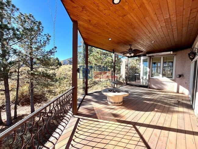 Building Photo - 2645 Rossmere St