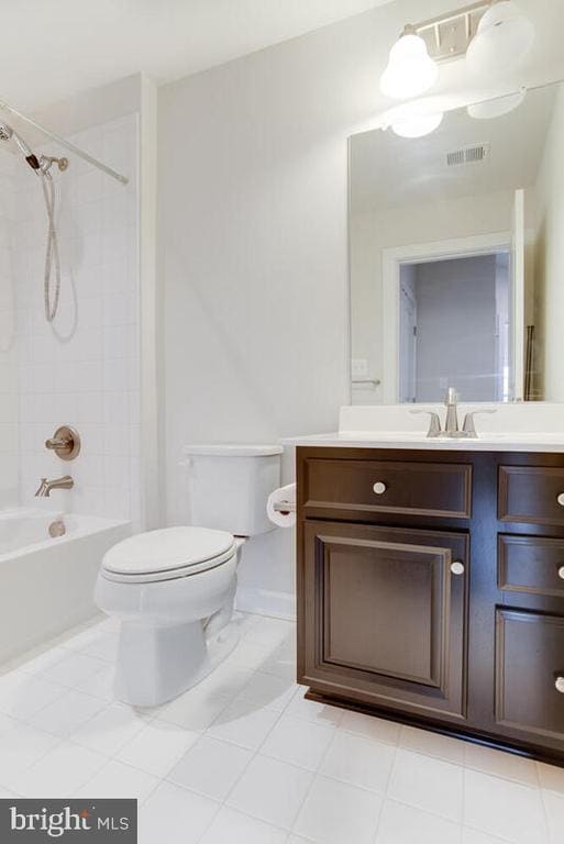 Building Photo - 2740 Prospect Hill Dr