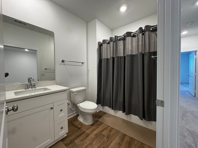 Building Photo - Beautiful, New Siena 3 Bedroom, 2.5 Bath Townhome with Solar for Rent