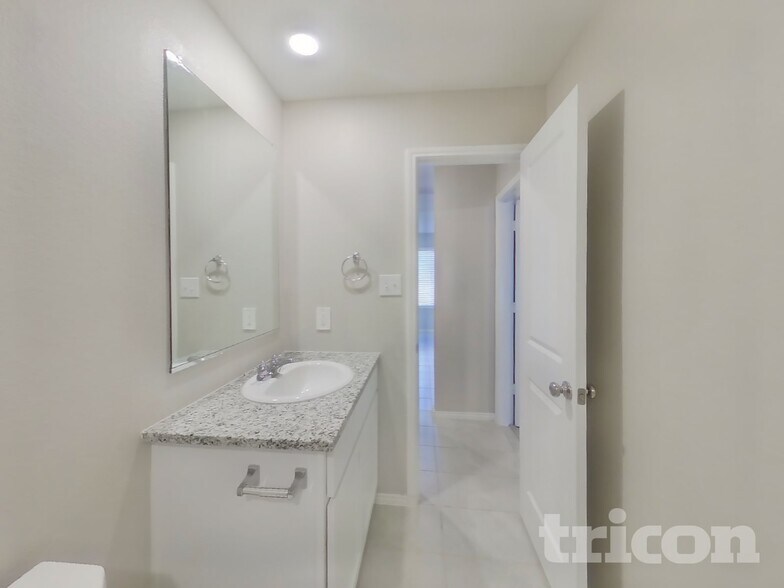 Building Photo - 1318 Canyon Wren Dr