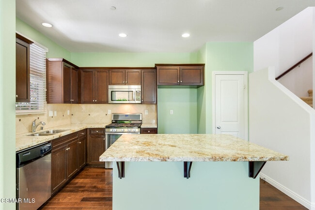 Building Photo - 2952 Palmera Ln