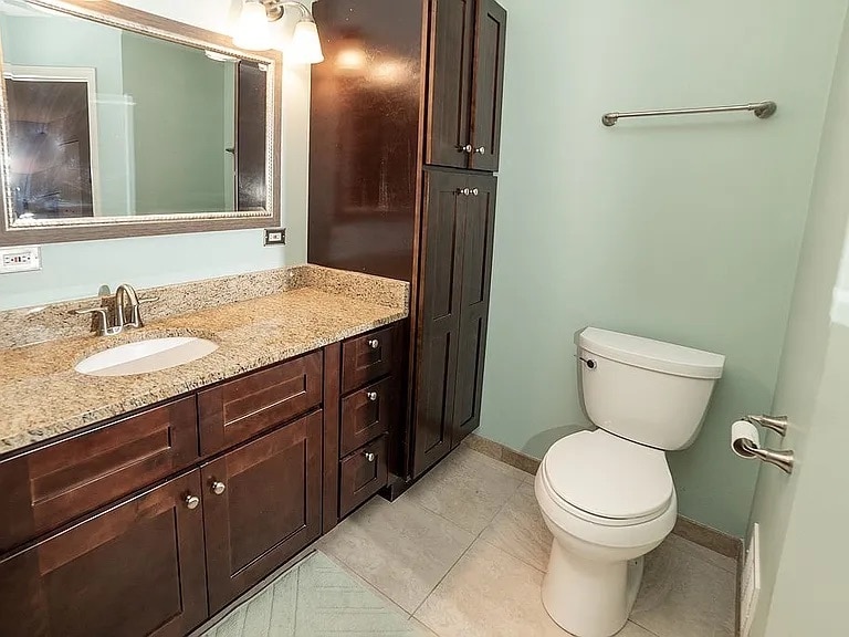 Building Photo - 1702 Saint Ann Dr