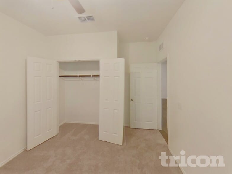 Building Photo - 2415 Carlow Ln