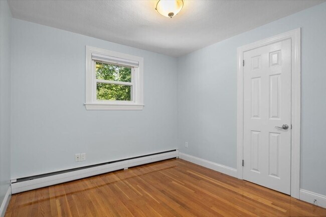 Building Photo - 58 Rustcraft Rd