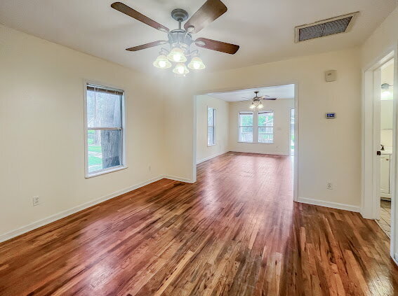 Building Photo - "Charming MIDTOWN 2-Bedroom Home with Glea...
