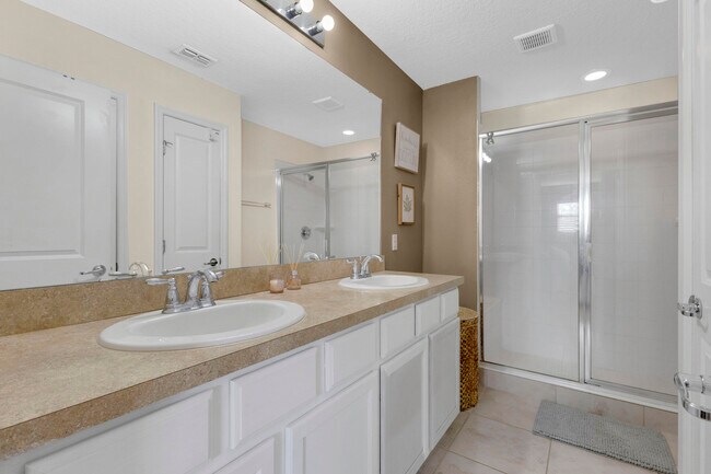 Building Photo - 5120 Caspian St