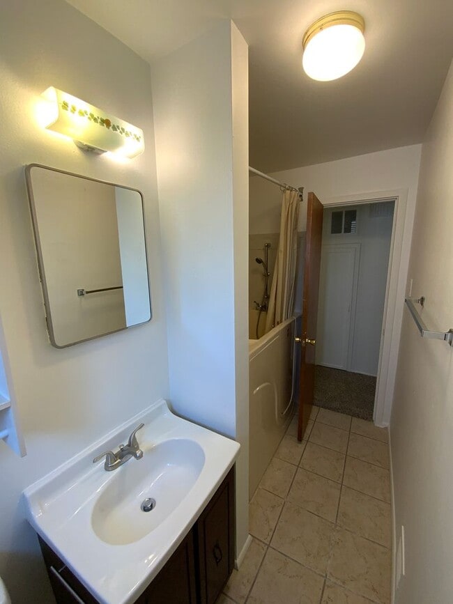 Building Photo - 3 Bedroom Single Story Home Available Near Eubank Blvd NE & Indian School Rd NE!