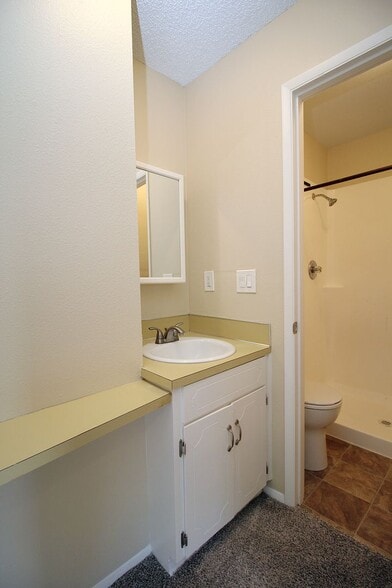 Building Photo - 2747-2757 SW Troy St