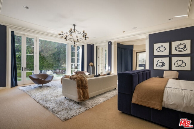 Building Photo - 10847 Bellagio Rd