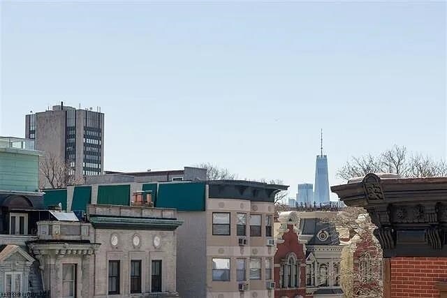 Building Photo - 1000 Hudson St