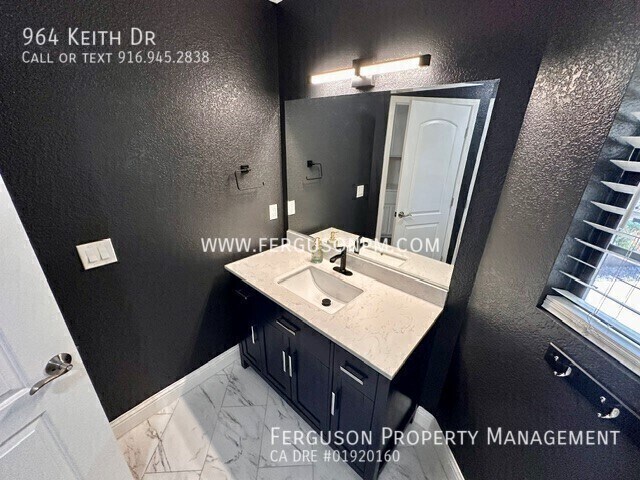 Building Photo - 964 Keith Dr