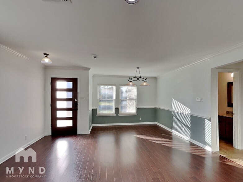 Building Photo - 3415 Old Spanish Trail