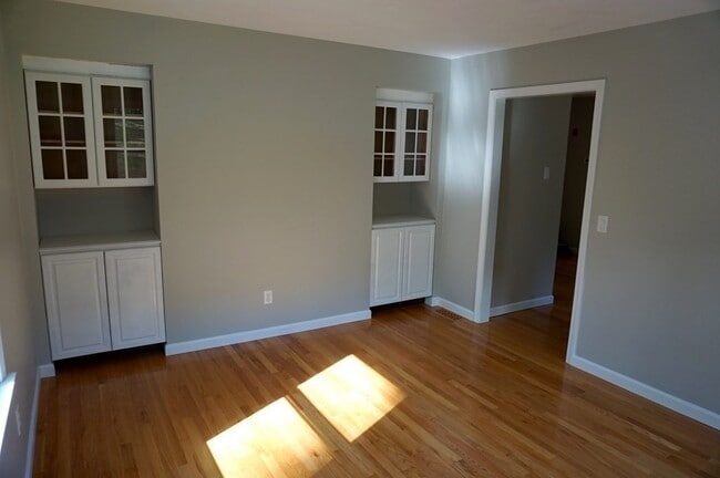 Building Photo - 90 Groton St