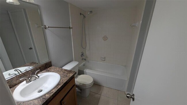 Building Photo - 2882 Plaza Terrace Dr