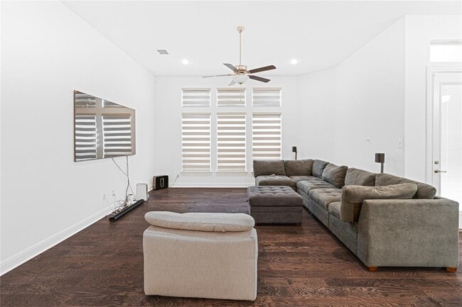 Building Photo - 3037 Sage Ranch Dr