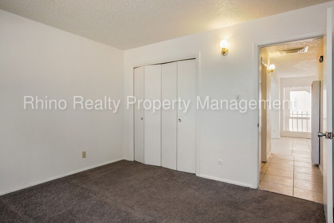 Building Photo - 1800 Glorieta St NE