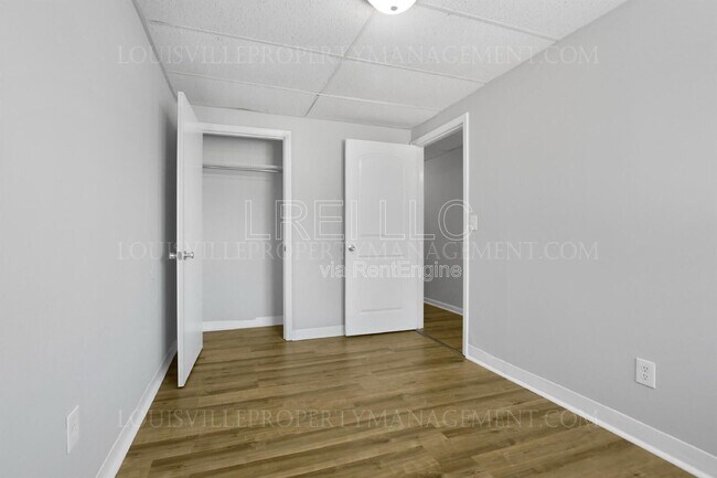 Building Photo - 704-706 Roselane St
