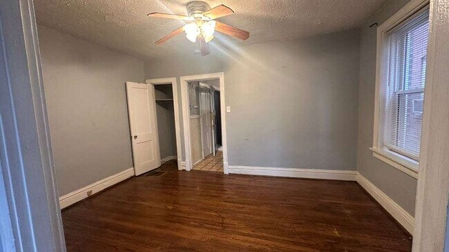 Building Photo - 5042-5044 Pernod Avenue