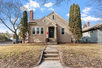 Building Photo - 2300 NE McKinley St