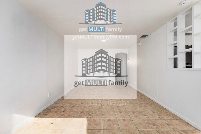 Building Photo - 1402 W Mercer Ln