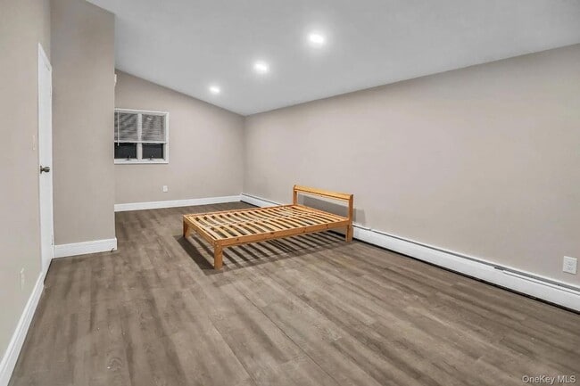 Building Photo - 44 University Heights Dr