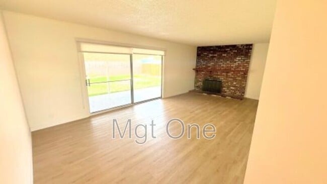 Building Photo - 1582 Tiffany Pl