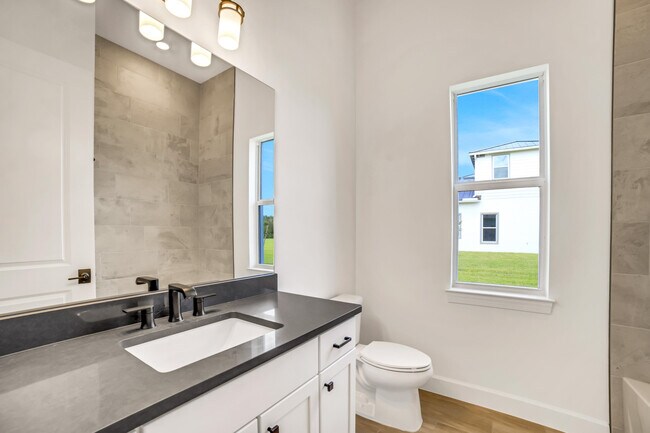 Building Photo - 20161 SE Bridgewater Dr