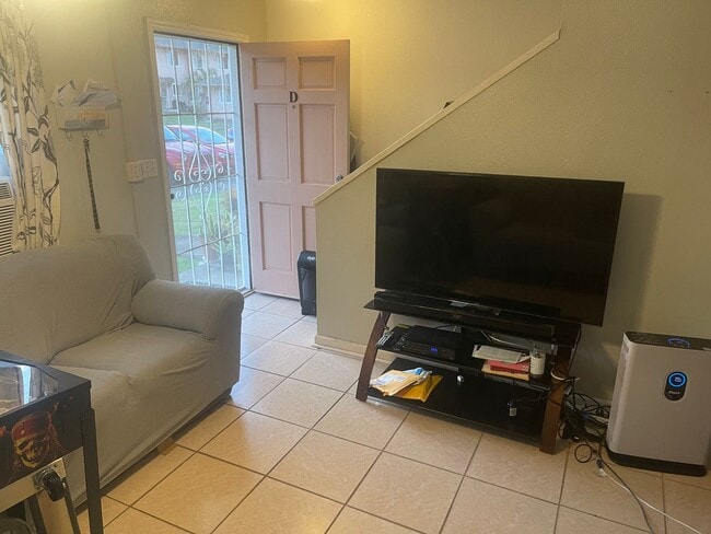 Building Photo - Perfect Kapolei Townhouse