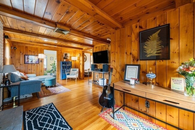 Building Photo - 31 Braeburn Rd