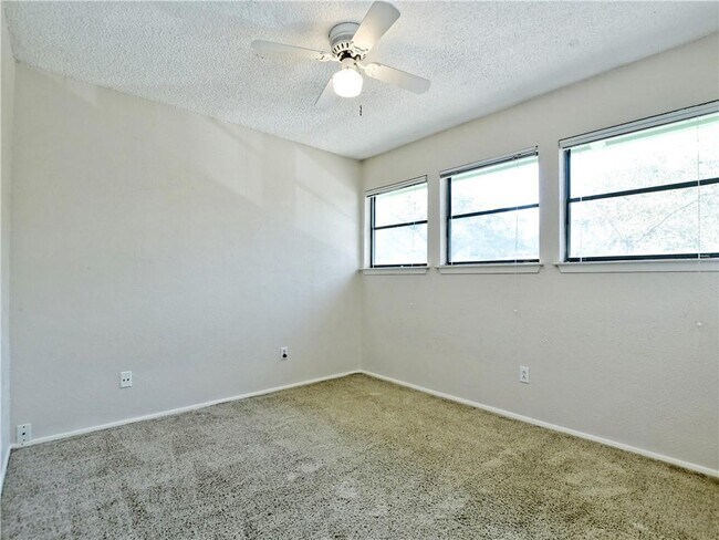 Building Photo - 1301 Spyglass Dr