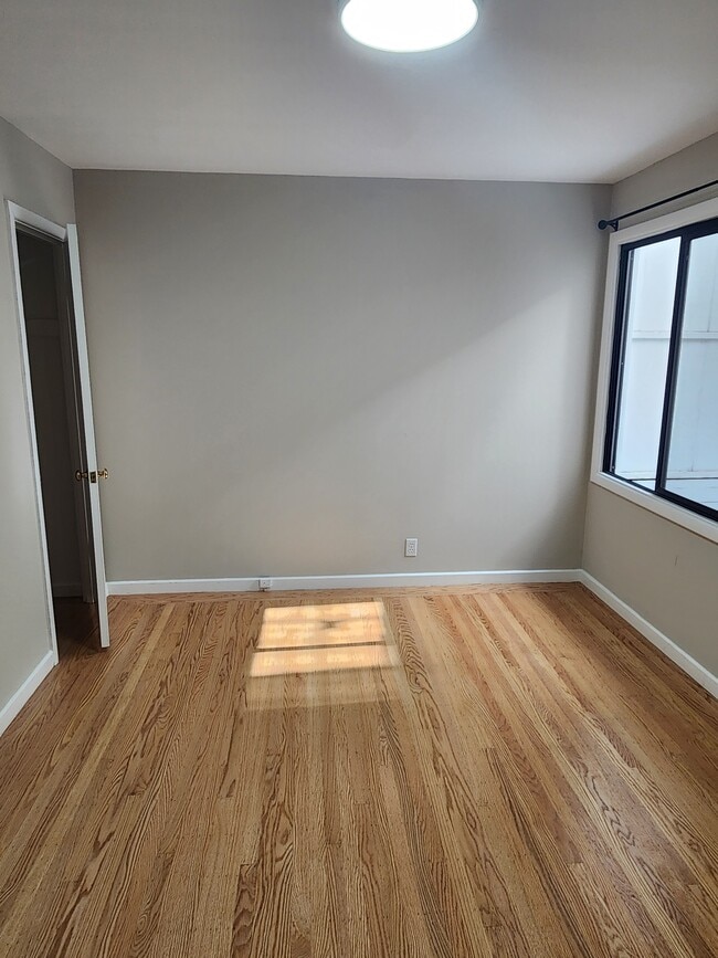 Building Photo - 1803 Jackson St