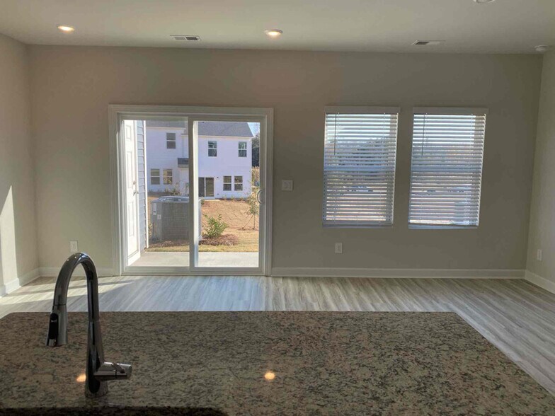 Building Photo - 1413 Old Rivers Rd