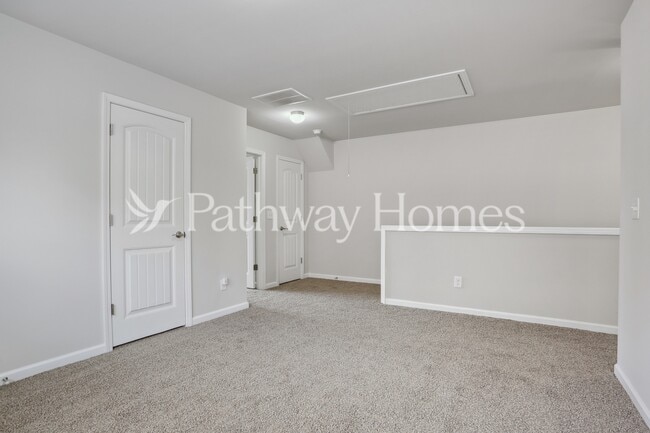 Building Photo - 2401 Oakleaf Cir