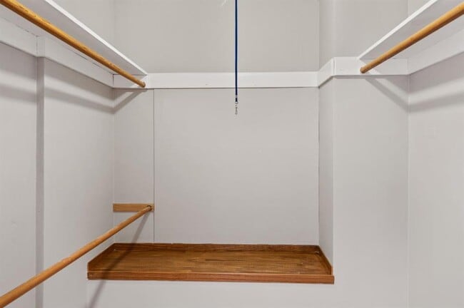 Building Photo - 30 Knollcrest Rd