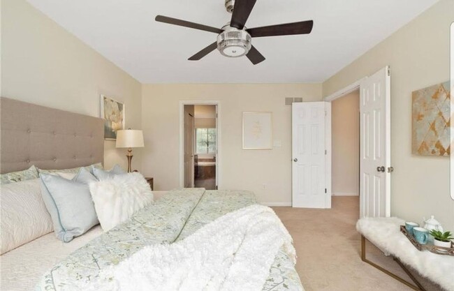 Building Photo - Spacious 4BR House in Bridgeton
