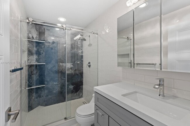 Building Photo - 888 Brickell Key Dr